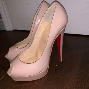 Louboutin Beige Patent Leather heel - Size 7